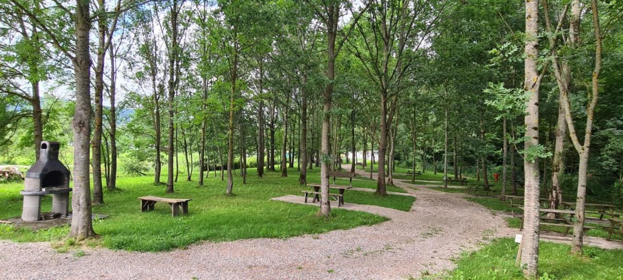 Camping Le Pre Cathare Lavelanet Exterior foto