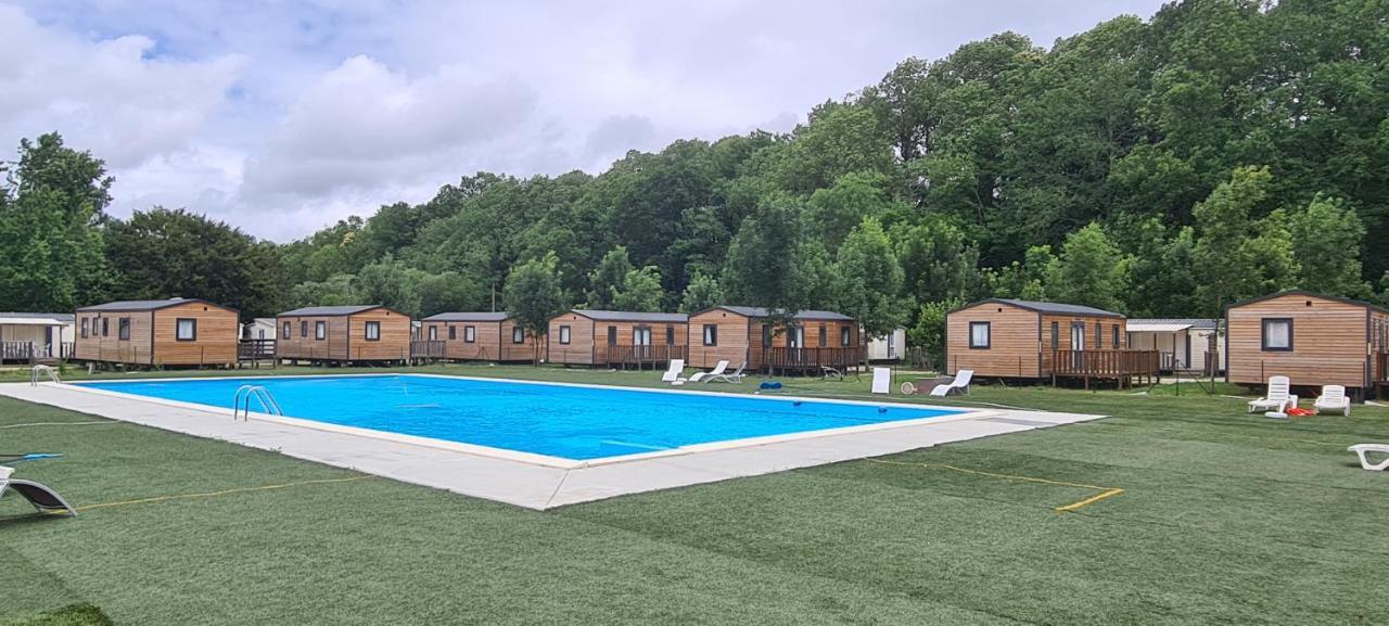 Camping Le Pre Cathare Lavelanet Exterior foto