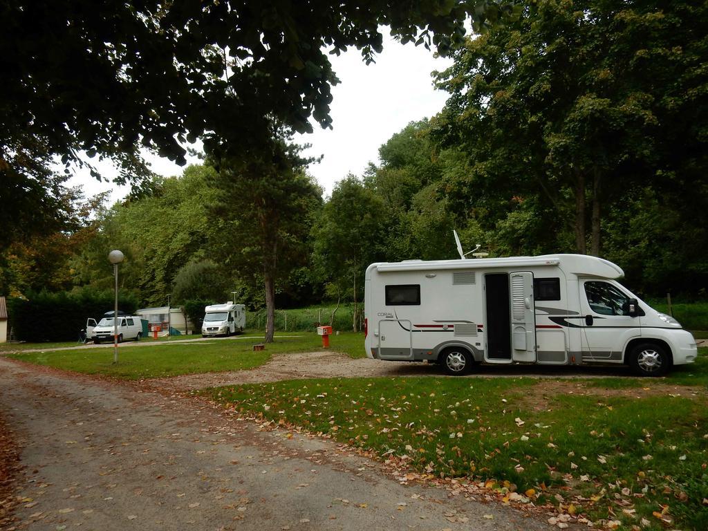 Camping Le Pre Cathare Lavelanet Exterior foto
